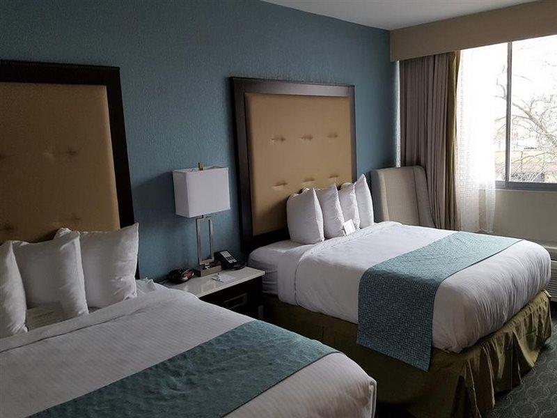Hotel Wyndham Garden Kenosha Harborside Exterior foto