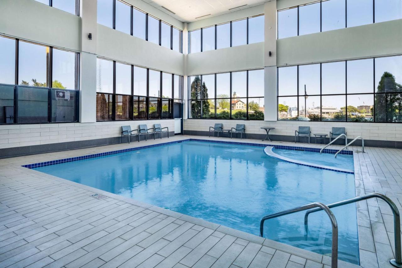 Hotel Wyndham Garden Kenosha Harborside Exterior foto