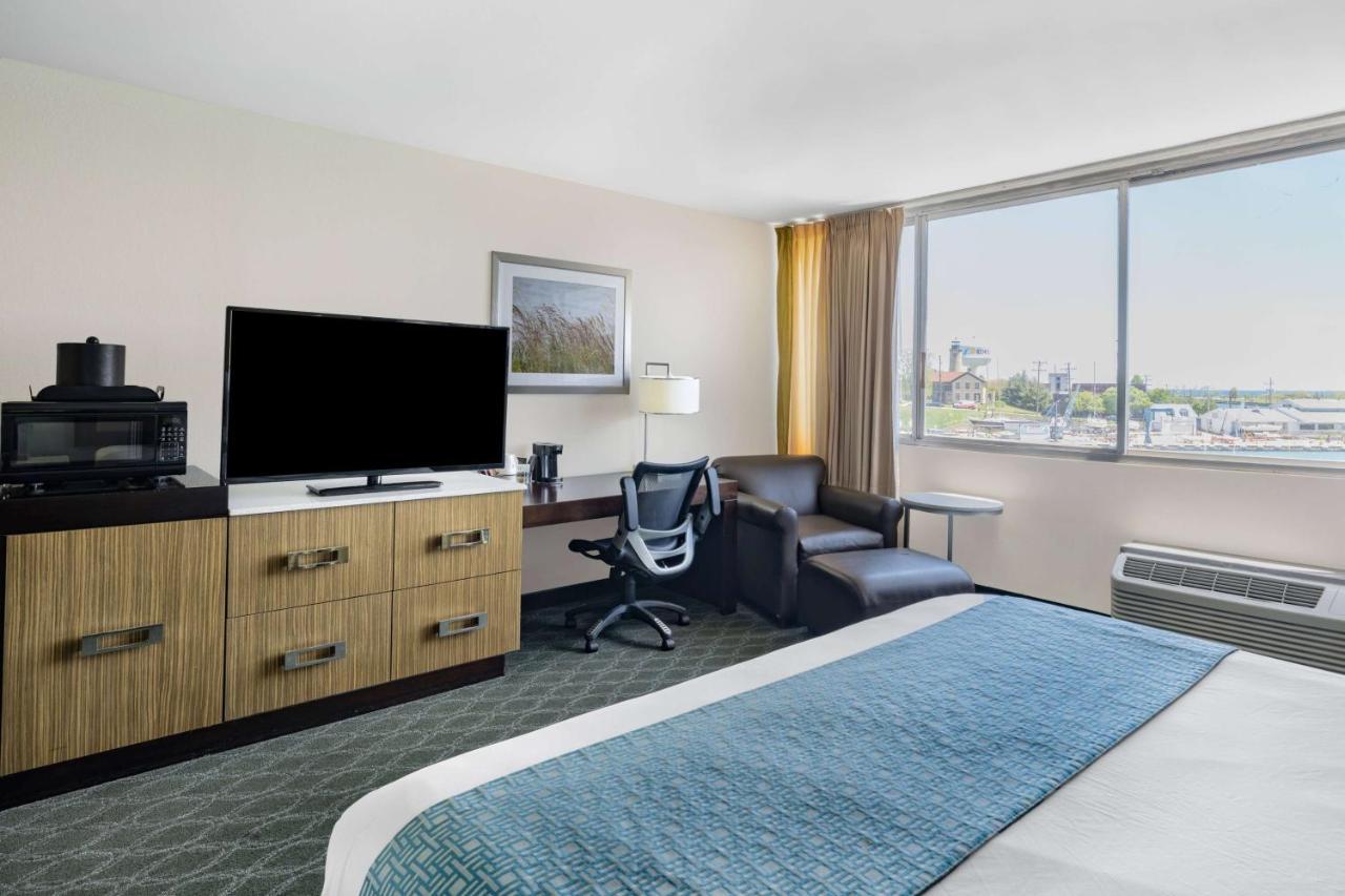 Hotel Wyndham Garden Kenosha Harborside Exterior foto