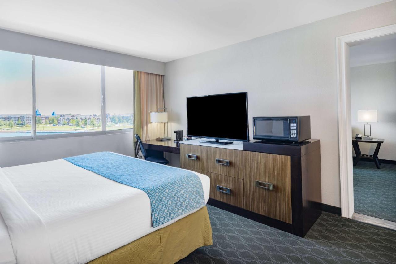 Hotel Wyndham Garden Kenosha Harborside Exterior foto