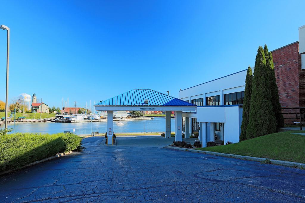 Hotel Wyndham Garden Kenosha Harborside Exterior foto