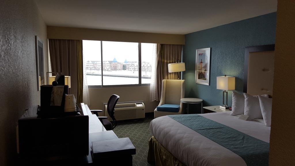 Hotel Wyndham Garden Kenosha Harborside Exterior foto