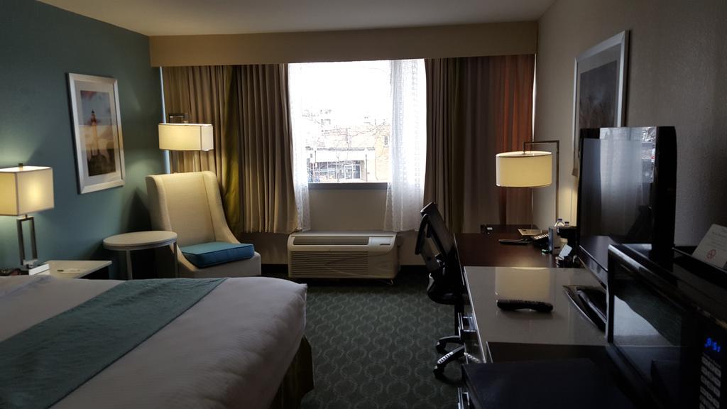 Hotel Wyndham Garden Kenosha Harborside Exterior foto