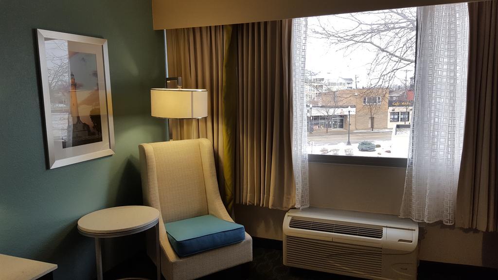 Hotel Wyndham Garden Kenosha Harborside Exterior foto