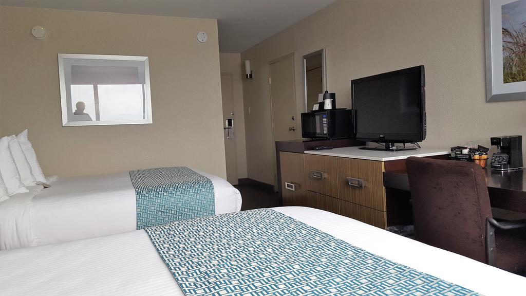 Hotel Wyndham Garden Kenosha Harborside Exterior foto