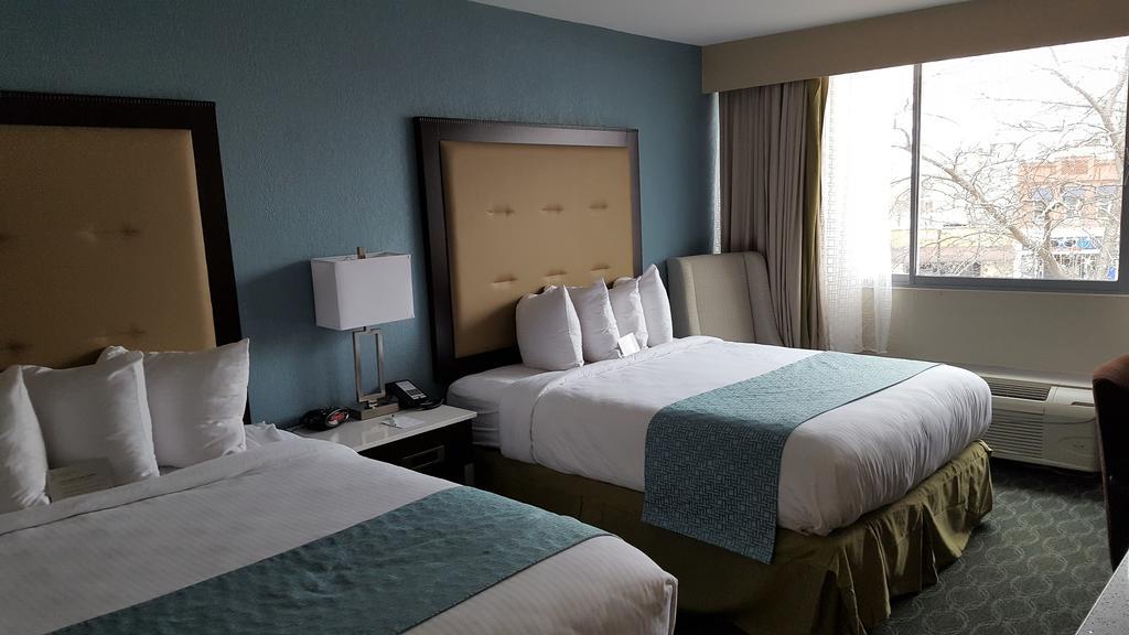 Hotel Wyndham Garden Kenosha Harborside Exterior foto
